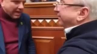 Депутат от "Слуга народа" Максим Ткаченко обиделся за слово "клоун" и пообещал "дать п.зды".