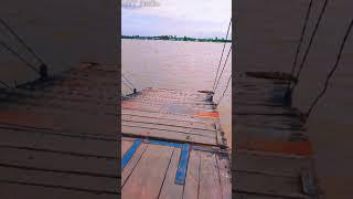 Đò qua bến sông chia tình tôi bên lở bên bồi .
