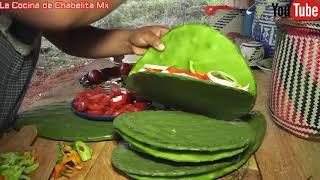 ️Así se preparan unos nopales rellenos de quesillo en la brasa