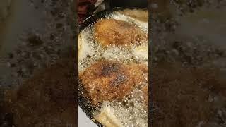 Bubbles frying chicken⁉