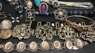 Vintage Jewelry Haul ! Amazing Vintage jewelry finds !