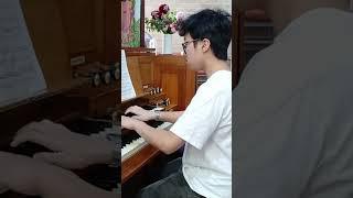 Amazing young organist Sebastian plays Vivaldi - Walther #organ #baroque #transcription