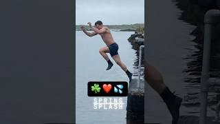  Goofy Jamie Dornan on his family holiday “Spring Splash” ️