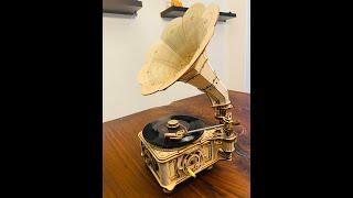 ROKR hand-cranked gramophone