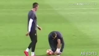 Mario Mandzukic Nutmegs Cristiano Ronaldo In Training While Ronaldo Ties Shoes laces | Juventus |