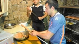 Haciendo Kebab en Armenia - Agosto de 2013