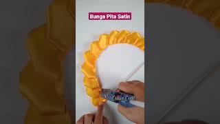 Bunga dari pita satin