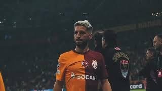 Yağmurda Çamurda Yürüyoruz Hep Aşkla - Galatasaray