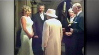 Queen Elizabeth gatecrashes Manchester wedding