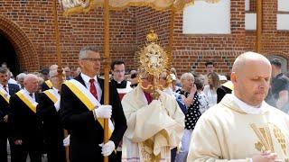 Uroczystość Bożego Ciała. Setki osób wyruszyły na procesję z Łomżyńskiej Katedry