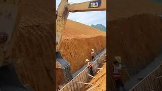 Retaining wall pouring concrete#Excavator#shorts