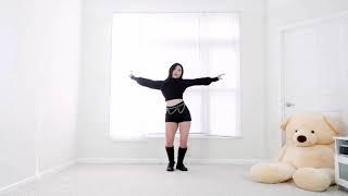 Everglow "Dun Dun" dance mirror (Lisa Rhee)