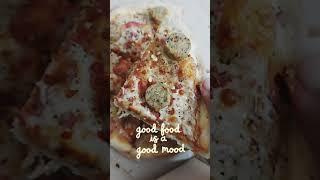 When Pizza is love  |Miss Nomadic FoodiE |