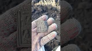 Печальная находка,сломанный складень