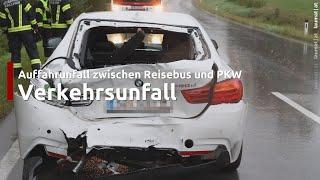 Auffahrunfall: Reisebus kracht auf Innviertler Straße bei Kallham gegen Heck eines PKW