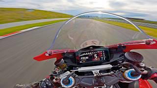 NEW 2025 Ducati Panigale V4S Onboard + Impression