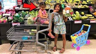 Kids Pretend Play Shopping at Supermarket for Healthy food