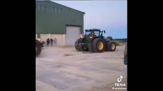 К700 vs John Deere