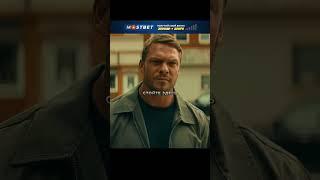 Бывший агент ФБР сразу понял что эту женщину грабят #сериал