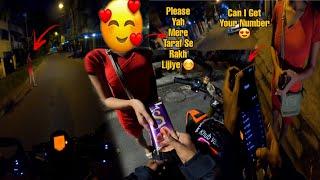 Helped A Cute Girl From Delhi  | She Gave Her Number & Chocolate  | Biker Helped Girl at Night