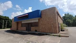 ABANDONED!!!! Clark Station and INSIDE car wash.  Decatur IL