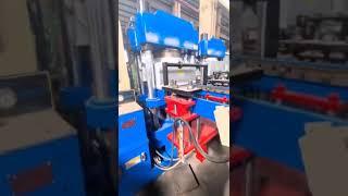 Rubber Auto Car Parts Hydraulic Press Vacuum Compression Molding 300 tons In Air Bubble