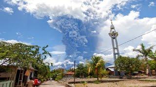 Lewotobi Volcano Erupts To 55,000ft - 100 Vehicles Stranded In New Mexico Snow - Hurricane Rafael