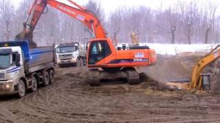 Máy đào xúc - Xe tải - Xây dựng - Excavators in action - Bagger