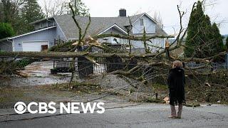 Violent bomb cyclone turns deadly as it moves east