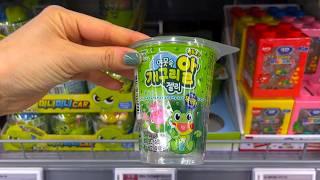 Trying Cute Korean Snacks