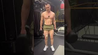 Как делать выпады с гантелями. Качаем ноги.#фитнес #тренировка https://t.me/TrainerSmirnov