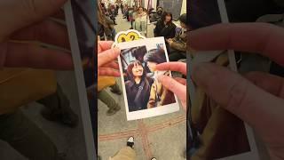 Love is beautiful ️ #happy2find #candidphoto #wholesome #subwayart #happiness #streetphoto