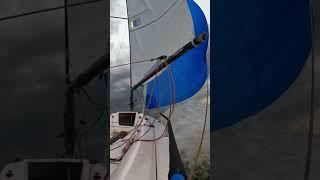 Глиссирование на яхте МХ700 под геннакером #sailboat #sailingboat #mx700 #sailing