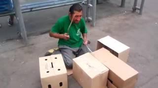 Офигенный барабанщик с улицы