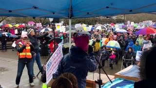 Governor Kate Brown wows crowd at Salem Women's March