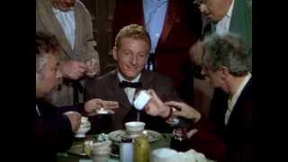 Nace una canción - La escena de las tostadas -  Danny Kaye