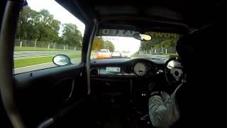 Mini Challenge Brands GP race 3 - 2 crashes that stopped the race