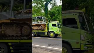 Konvoi Truk Besar Muat Alat Berat #excavator #truck #buldozer #shorts