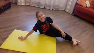 Girls Gymnastics‍️Vika and Valya -My Girlfriends Improving their Stretchingat Home