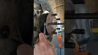 как снять ступицу #автослесарь #полезныесовет #лайфхак #сто