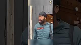 방금 교도소에 출소한 남성 앞에 경찰관들이 서 있었던 이유ㅋㅋㅋ