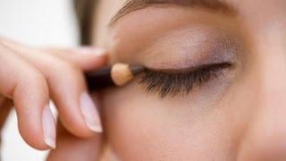 How to Apply Pencil Eyeliner