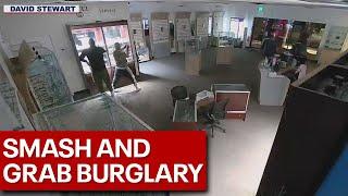 Smash-and-grab burglary at Phoenix eyeglass store