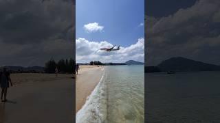 Thai Lion Air B737 Low Landing Over Beach #hkt #phuket #thailand