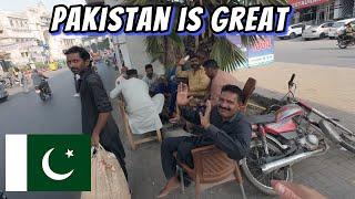 FREE ICE CREAM IN LAHORE  PAKISTANI HOSPITALITY IS ANOTHER LEVEL