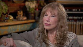 Carly Simon Opens Up About Her Turbulent Marriage to James Taylor