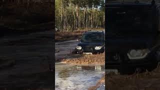 #UAZ #patriot drives through a puddle 