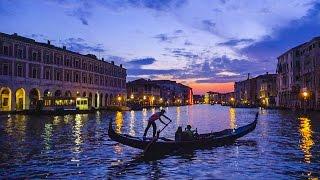 CRAFTSMANSHIP. BOAT MAKER IN VENICE ITALY.