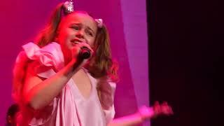 Мария Полищук на весеннем концерте Super школа. "Faith" Ariana Grande covermusic.