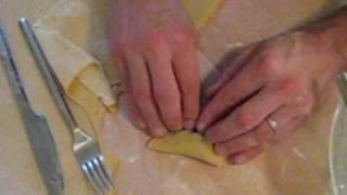 How To Make Ravioli (Pansotti) Pasta Shapes